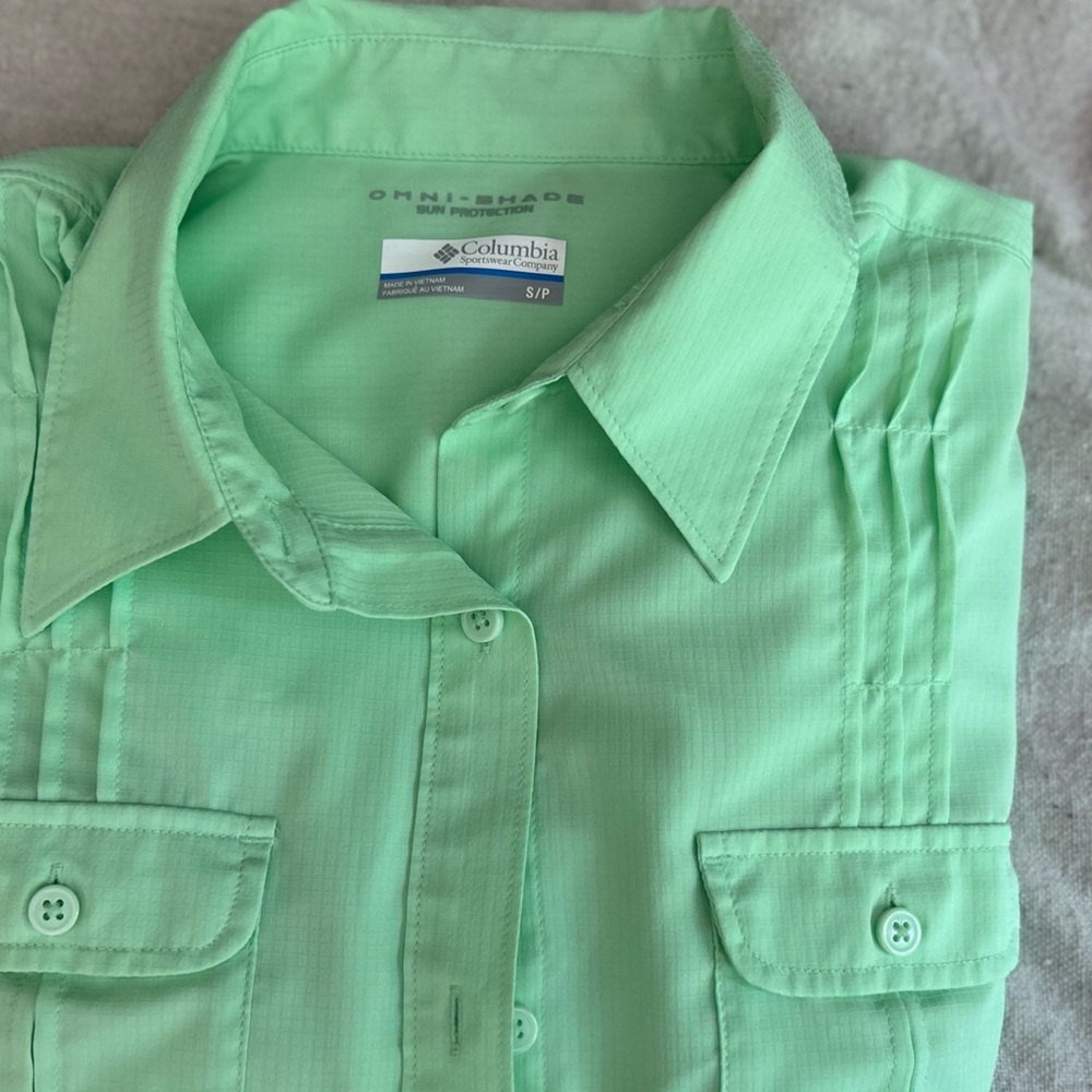 Columbia Shirt Womens Small Green Omni-Shade Hiking Gorpcore Fishing Ruffles - Picture 6 of 16